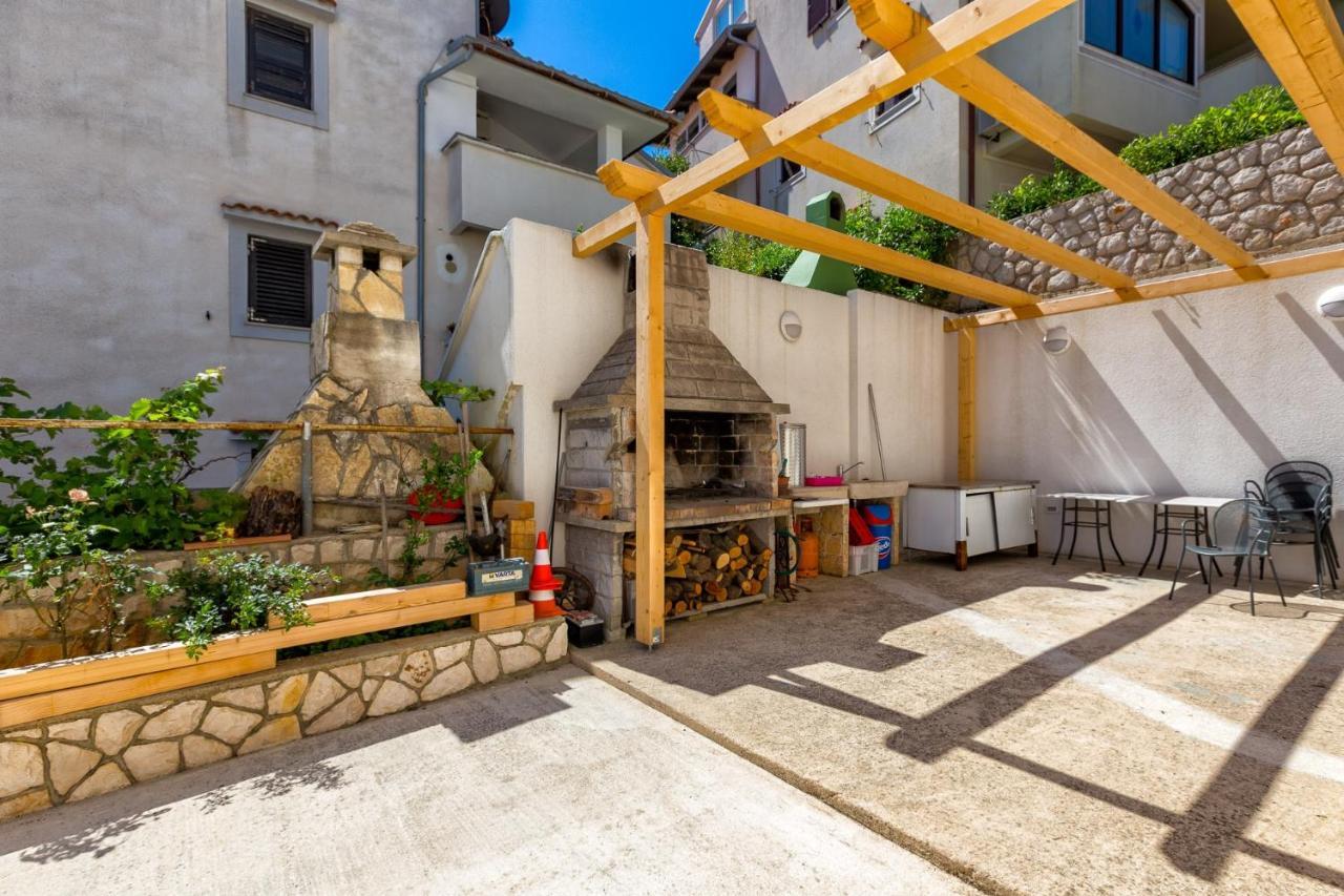 Apartments With A Parking Space Mali Lošinj Buitenkant foto