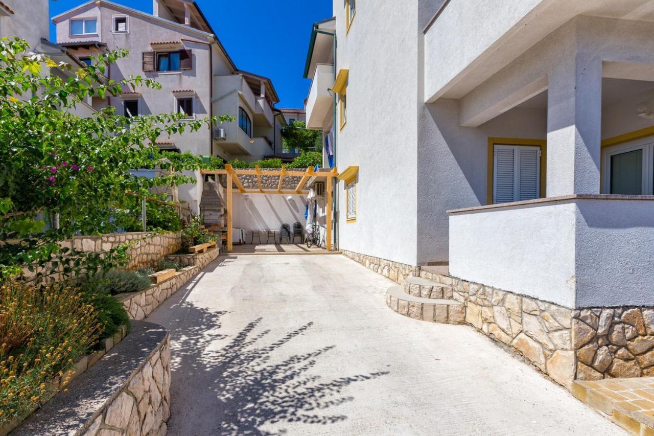 Apartments With A Parking Space Mali Lošinj Buitenkant foto